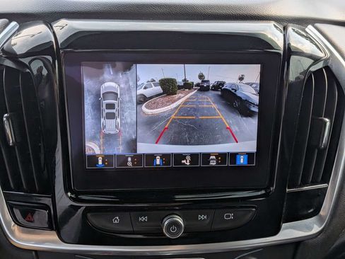 Used 2023 Chevrolet Traverse LT FWD image 30