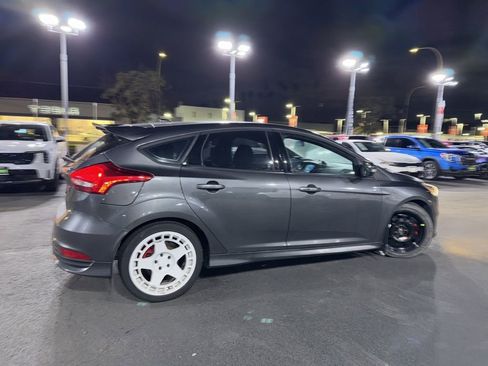 Used 2018 Ford Focus ST w/ Equipment Group 402A image 9