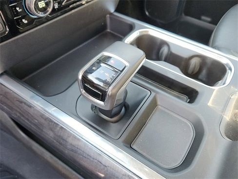 Used 2022 Chevrolet Silverado 1500 LTZ image 14