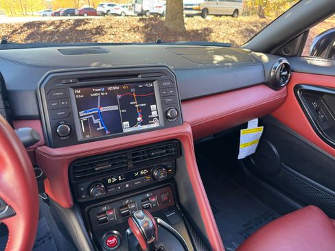 Used 2024 Nissan GT-R Premium w/ Premium Interior Package image 48