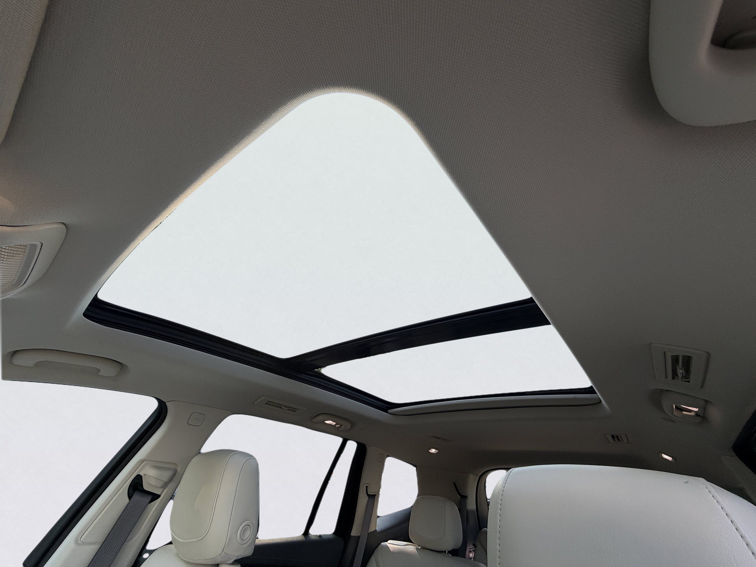Used 2024 Cadillac XT6 Premium Luxury w/ LPO, Floor Liner Package AWD/4WD image 6