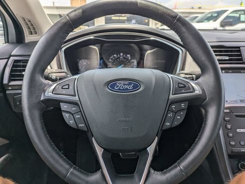Used 2018 Ford Fusion Titanium FWD image 26