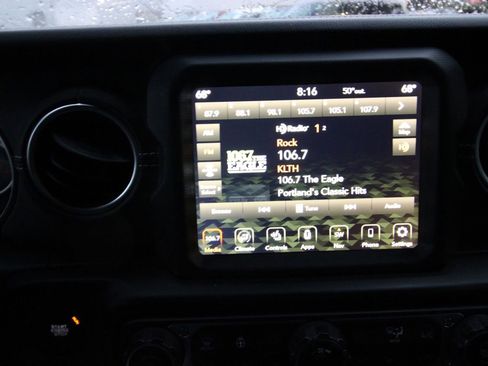 Used 2021 Jeep Wrangler Unlimited Sahara image 15