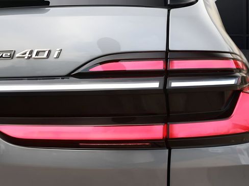 Used 2025 BMW X7 xDrive40i image 25