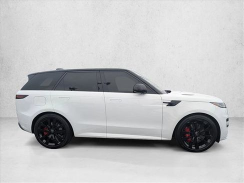 Used 2025 Land Rover Range Rover Sport Dynamic SE image 4
