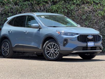 New 2025 Ford Escape SE w/ PHEV Premium Package