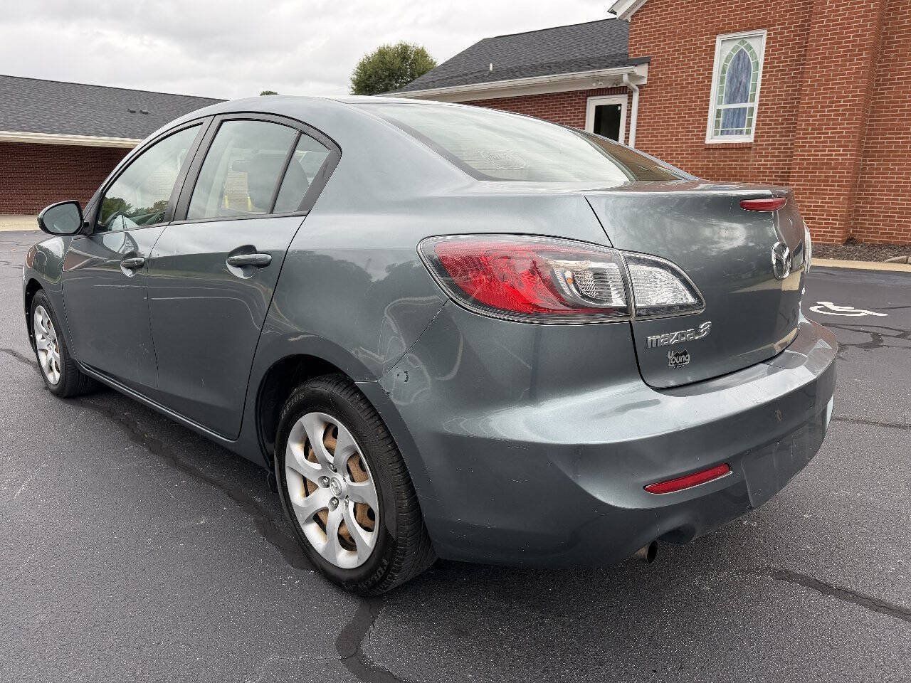 Used 2013 MAZDA MAZDA3 i Sport FWD image 5