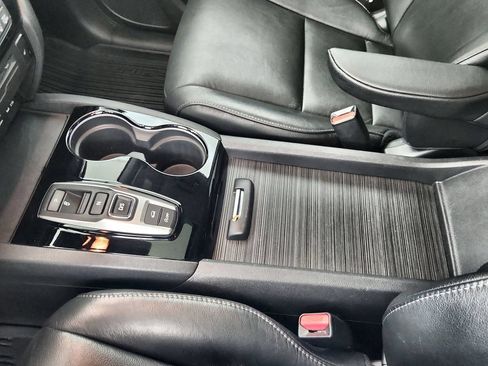 Used 2019 Honda Pilot Touring image 32