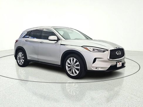 Used 2019 INFINITI QX50 Essential AWD/4WD image 9