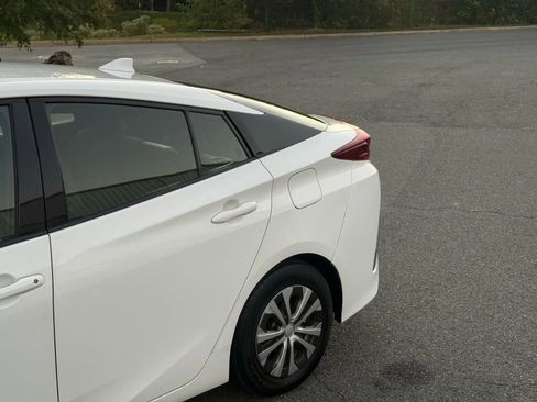 Used 2018 Toyota Prius Prime Plus w/ Carpet Mat Package image 4