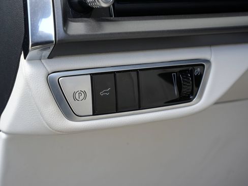 Used 2026 Cadillac Vistiq Sport AWD/4WD image 16
