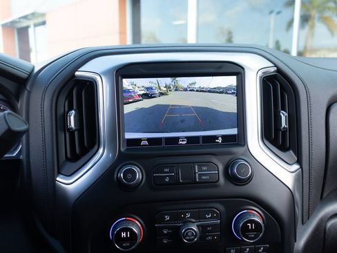 Used 2022 Chevrolet Silverado 1500 LTZ AWD/4WD image 32