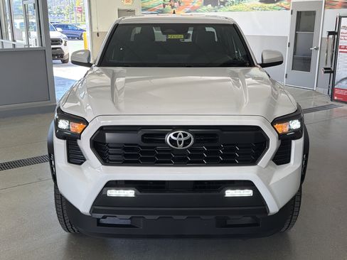 New 2025 Toyota Tacoma TRD Off-Road AWD/4WD image 8