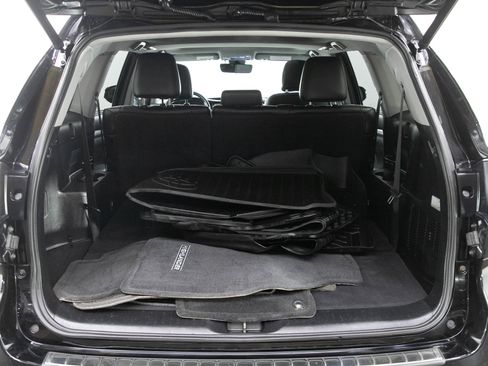Used 2018 Toyota Highlander AWD V6 image 17