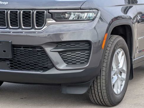 Certified 2025 Jeep Grand Cherokee Laredo X w/ Luxury Tech Group I AWD/4WD image 11