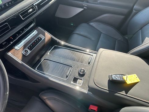 Used 2025 Lincoln Aviator Reserve w/ Equipment Group 201A image 18