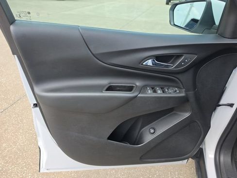 Used 2022 Chevrolet Equinox LT FWD image 18