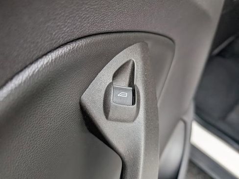 Used 2015 Ford Escape SE w/ SE Chrome Package image 11