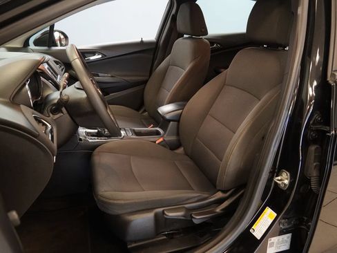 Used 2019 Chevrolet Cruze LS FWD image 3