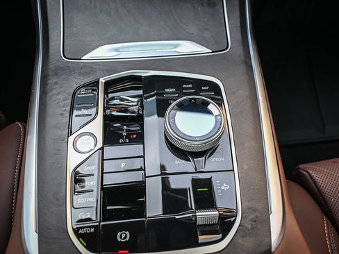 Used 2024 BMW X7 xDrive40i w/ Executive Package AWD/4WD image 13