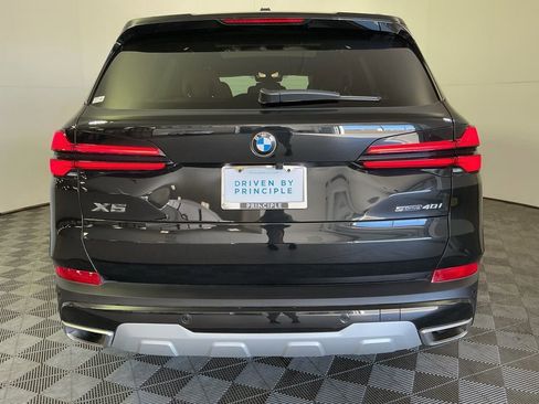 Certified 2025 BMW X5 sDrive40i image 9