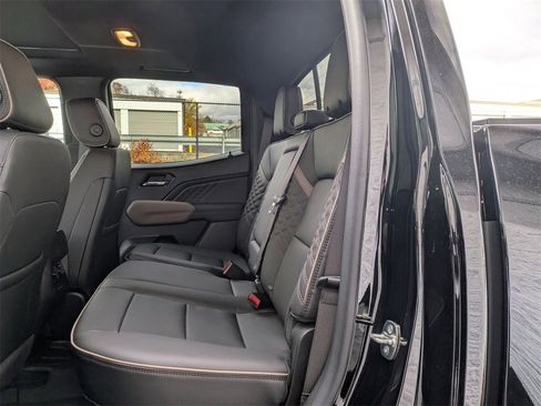 New 2026 GMC Canyon Denali image 9