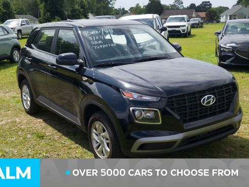 Used 2026 Hyundai Venue SE FWD image 3