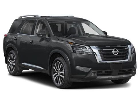 Certified 2025 Nissan Pathfinder Platinum w/ Cargo Package FWD image 9