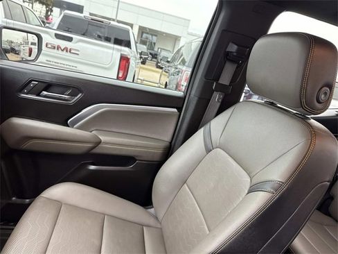 Used 2024 Chevrolet Colorado ZR2 w/ ZR2 Convenience Package III image 21