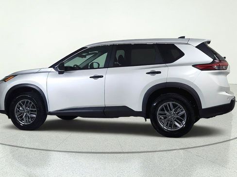 Used 2024 Nissan Rogue S AWD/4WD image 4