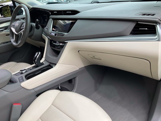Used 2023 Cadillac XT5 Premium Luxury w/ Technology Package AWD/4WD image 24