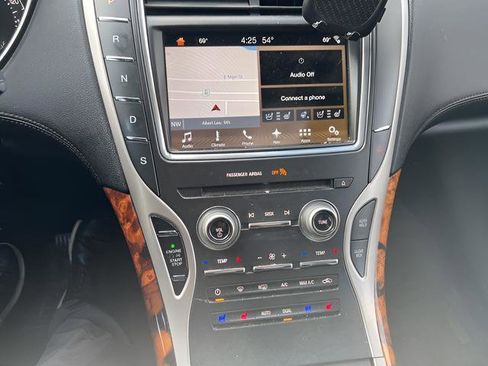 Used 2017 Lincoln MKX Reserve w/ Lincoln MKX Climate Package AWD/4WD image 11