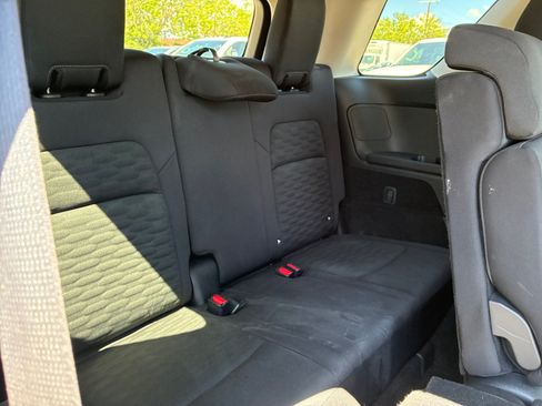 Used 2025 Nissan Pathfinder SV AWD/4WD image 27
