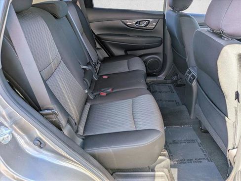 Used 2020 Nissan Rogue SV image 18