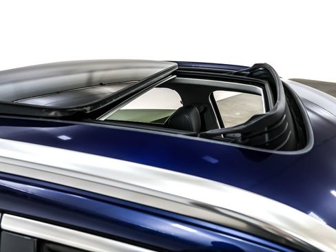 Used 2022 Audi e-tron Premium image 22