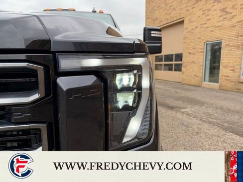 Used 2024 GMC Sierra 2500 AT4 w/ Technology Package image 25