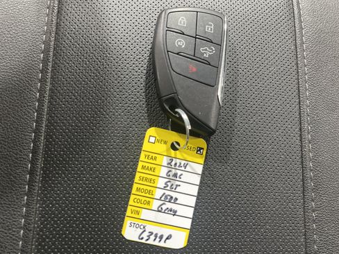 Used 2024 GMC Sierra 1500 SLT w/ SLT Premium Plus Package AWD/4WD image 28