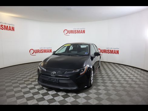 Used 2025 Toyota Corolla LE FWD image 1