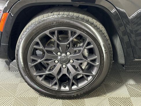 Used 2023 Jeep Grand Cherokee L Summit w/ High Altitude Package AWD/4WD image 12