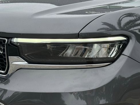 Used 2022 Jeep Grand Cherokee Overland w/ Advanced Protech Group III image 17