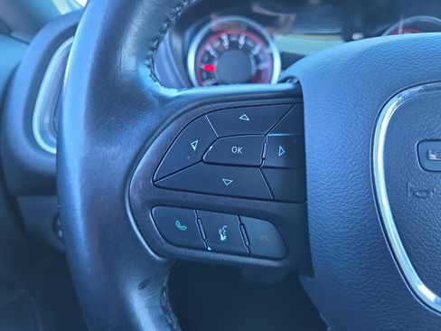 Used 2021 Dodge Challenger SXT image 12