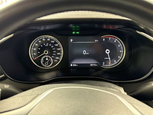 Used 2023 Genesis G70 2.0T image 17