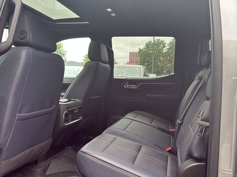 Used 2025 Chevrolet Silverado 1500 High Country w/ High Country Premium Package AWD/4WD image 10