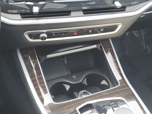 Used 2024 BMW X5 xDrive40i w/ Premium Package image 19