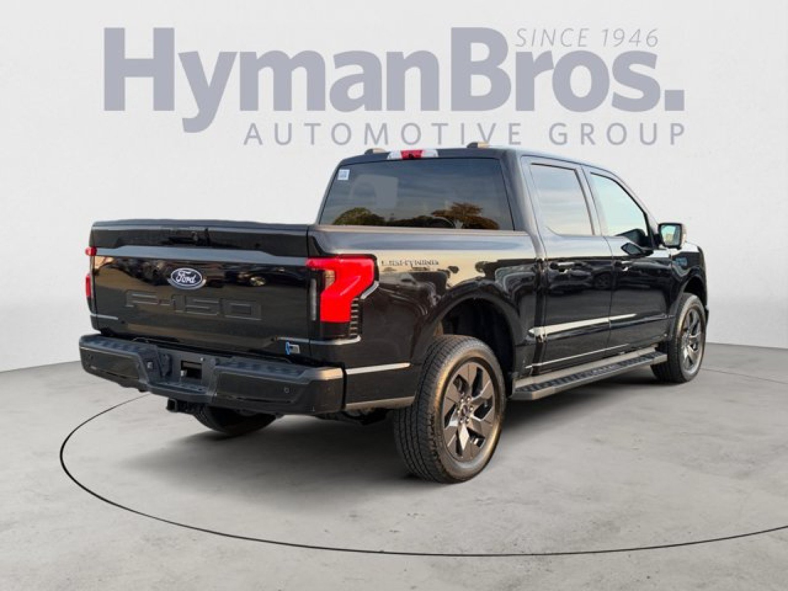 Used 2025 Ford F150 Lightning Flash AWD/4WD image 3