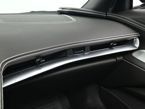 Used 2026 Chevrolet Corvette Stingray Preferred Conv w/ Z51 Performance Package RWD image 19
