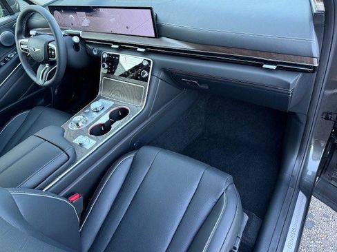 New 2025 Genesis GV80 3.5T Advanced image 16