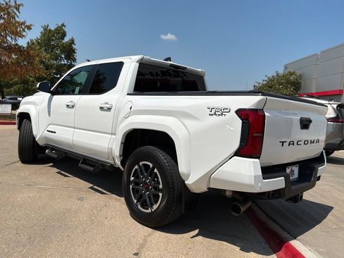 Used 2024 Toyota Tacoma TRD Sport w/ TRD Sport Upgrade Package RWD image 8