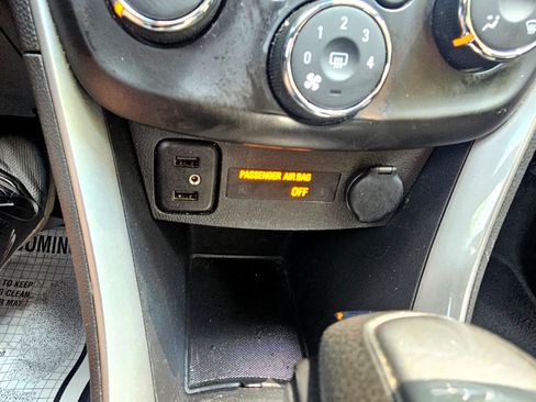 Used 2021 Chevrolet Trax LT w/ Driver Confidence Package image 41