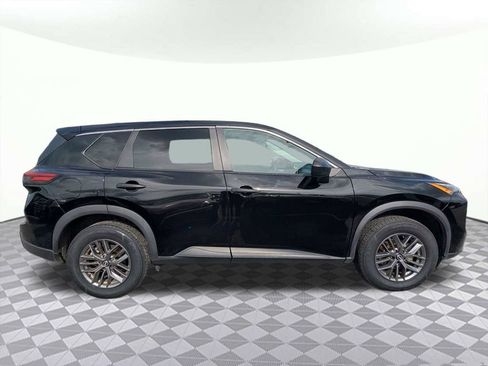 Used 2024 Nissan Rogue S AWD/4WD image 2